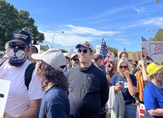 Trump convierte el 4 de julio en pulso democrático Protesta «No Kings» en Washington D. C., una de las expresiones cívicas de oposición democrática al poder presidencial de Donald Trump.