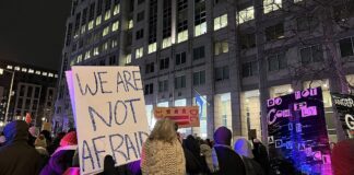 «Protesta frente a la sede de ICE en Washington, en enero de 2026, durante una ola de movilizaciones contra la política migratoria federal»