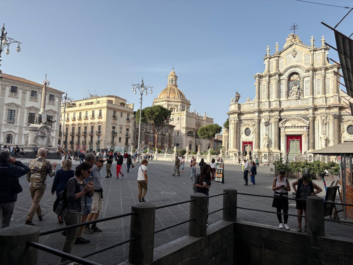 Sicilia Catania Piazza Duomo ©Pilar Ahijado|Luis González