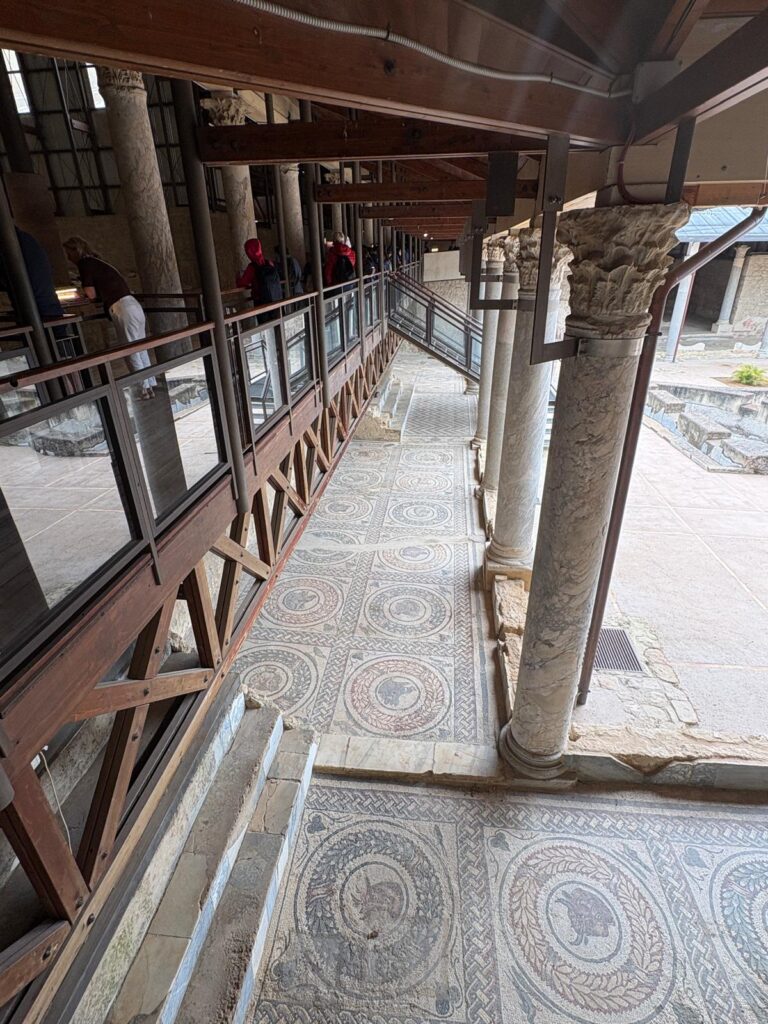 Sicilia, mosaicos, peristilo cuadrangular ©Pilar Ahijado|Luis González