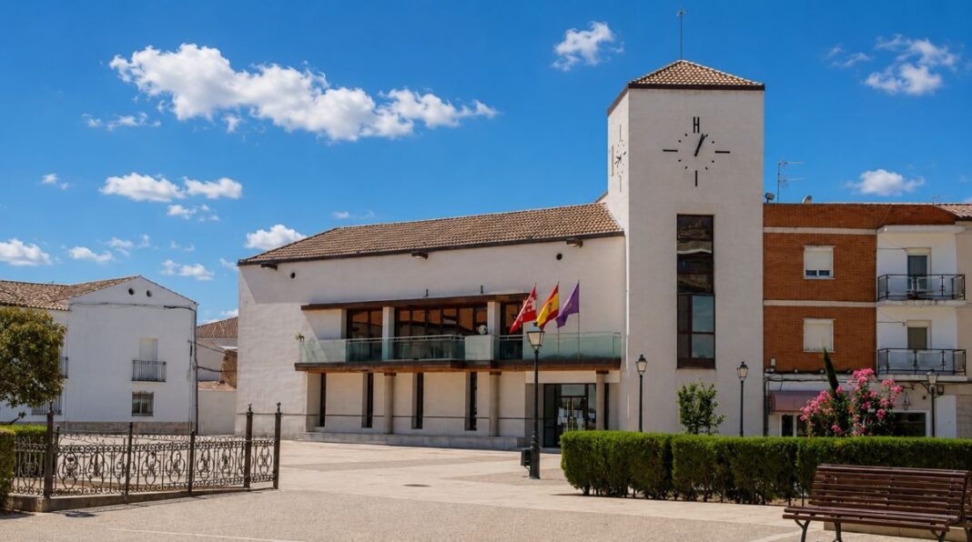 Torres de la Alameda Ayunyamirnto ©AQqM-AV-ChatGPT