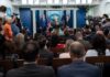 Trump anuncia el veto a CNN, MS NOW y Politico y recibe críticas conservadoras