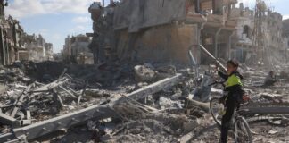 Bloques de viviendas derruidos por un bombardeo en Gaza, el tipo de espacios civiles donde murieron centenares y quizás miles de sus habitantes. © Eyad El Baba / Unicef