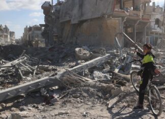 Bloques de viviendas derruidos por un bombardeo en Gaza, el tipo de espacios civiles donde murieron centenares y quizás miles de sus habitantes. © Eyad El Baba / Unicef