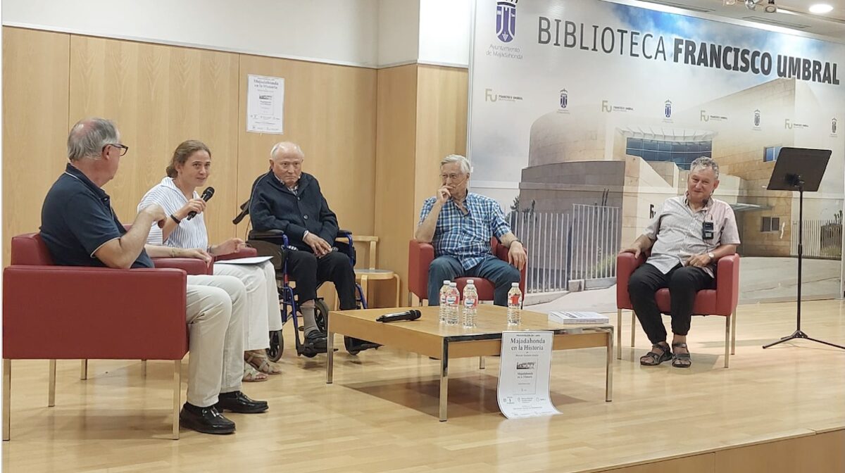 Presentación del libro «Majadahonda en la Historia» en l biblioteca Francisco Umbral