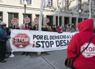 Stop desahucios, la casa de Josefina y los pisos vacíos de la calle Jerte