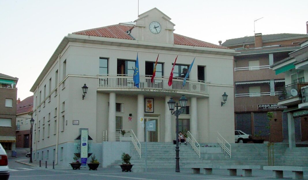 Ayuntamiento El Molar ©AqM-AV-ChatGPT
