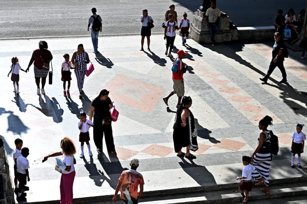 Cuba La Habana estudiantes primaria ©Jorge Luis Baños : IPS