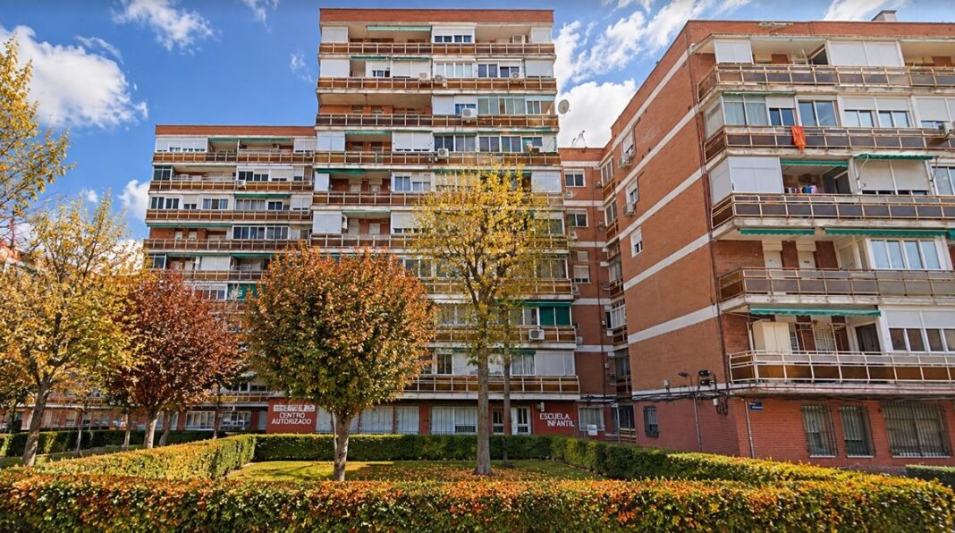 Fuenlabrada viviendas barrio Arroyo ©AqM-AV-ChatGPT