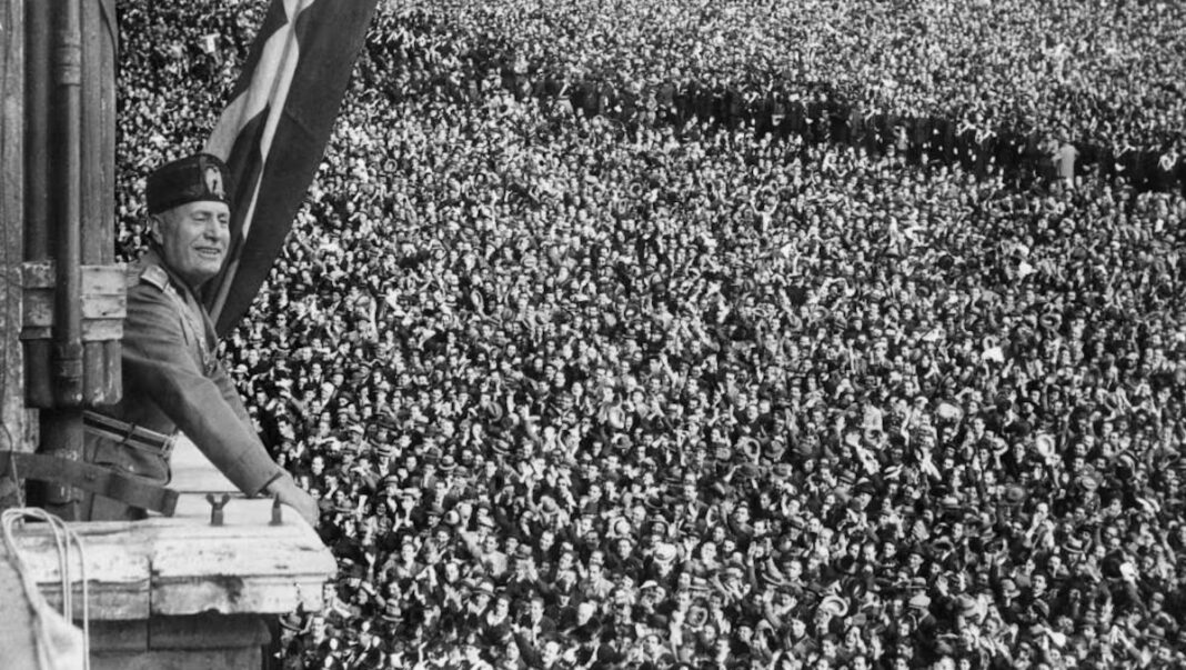 Mussolini mitin ©archivohistorico